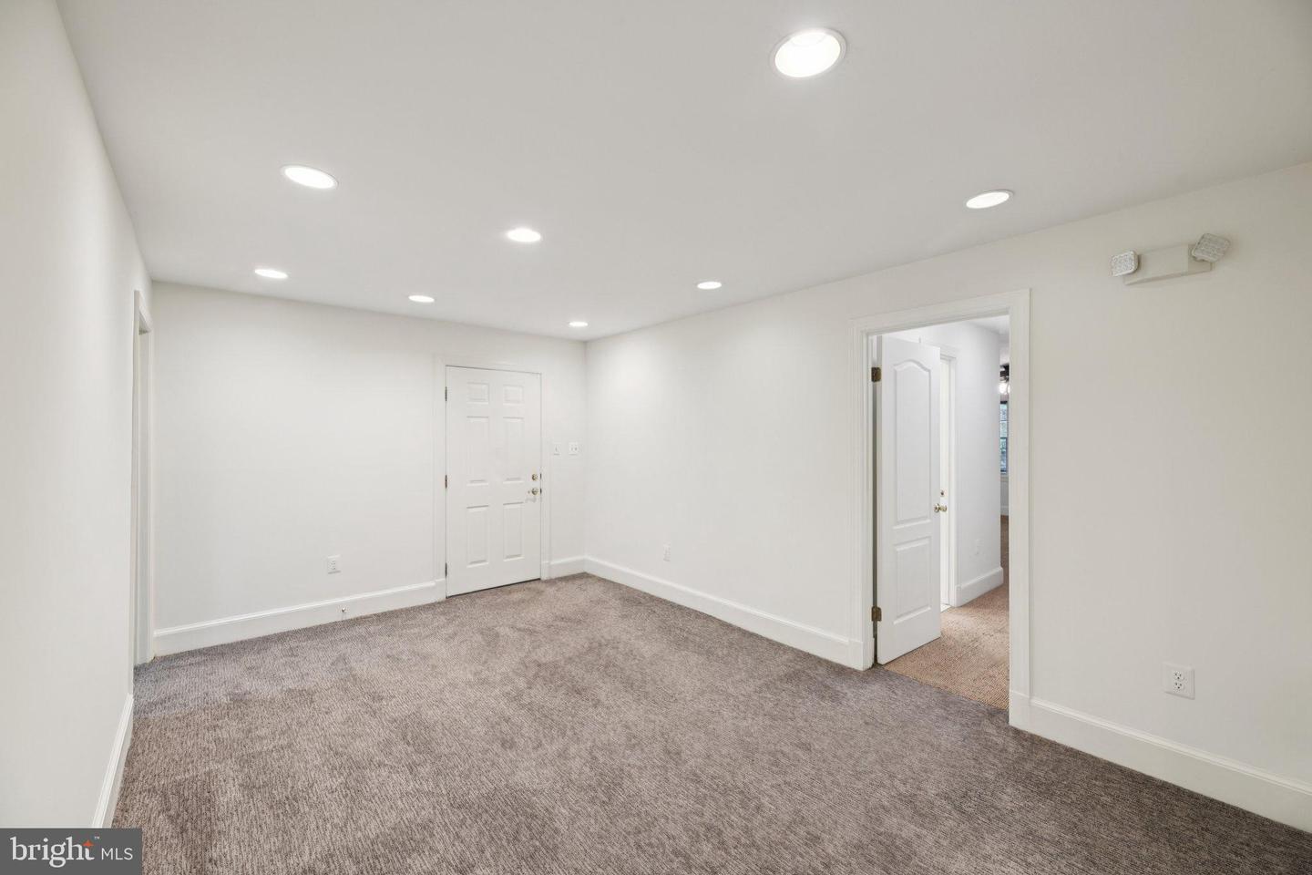 2716 SILKWOOD CT, OAKTON, Virginia 22124, 6 Bedrooms Bedrooms, 14 Rooms Rooms,6 BathroomsBathrooms,Residential,For sale,2716 SILKWOOD CT,VAFX2262282 MLS # VAFX2262282