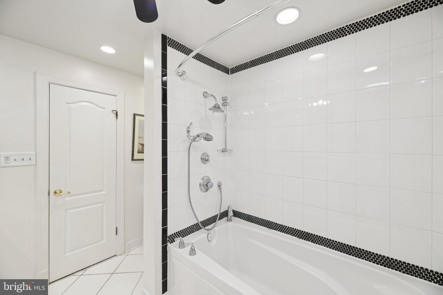 2716 SILKWOOD CT, OAKTON, Virginia 22124, 6 Bedrooms Bedrooms, 14 Rooms Rooms,6 BathroomsBathrooms,Residential,For sale,2716 SILKWOOD CT,VAFX2262282 MLS # VAFX2262282