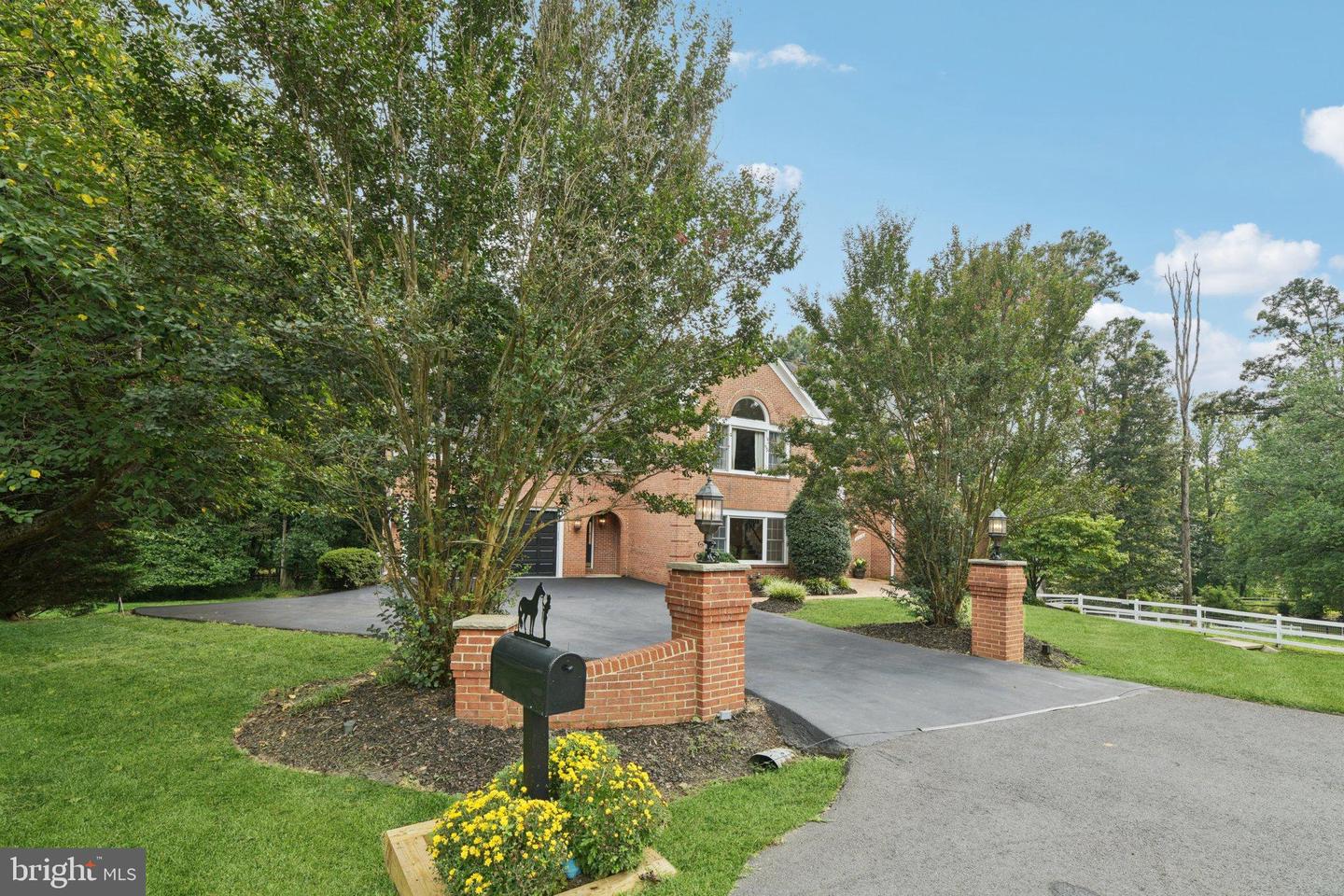 2716 SILKWOOD CT, OAKTON, Virginia 22124, 6 Bedrooms Bedrooms, 14 Rooms Rooms,6 BathroomsBathrooms,Residential,For sale,2716 SILKWOOD CT,VAFX2262282 MLS # VAFX2262282