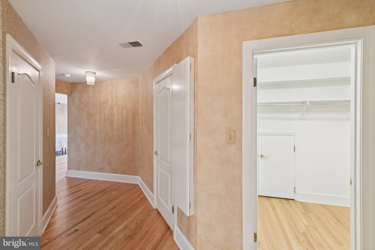 2716 SILKWOOD CT, OAKTON, Virginia 22124, 6 Bedrooms Bedrooms, 14 Rooms Rooms,6 BathroomsBathrooms,Residential,For sale,2716 SILKWOOD CT,VAFX2262282 MLS # VAFX2262282