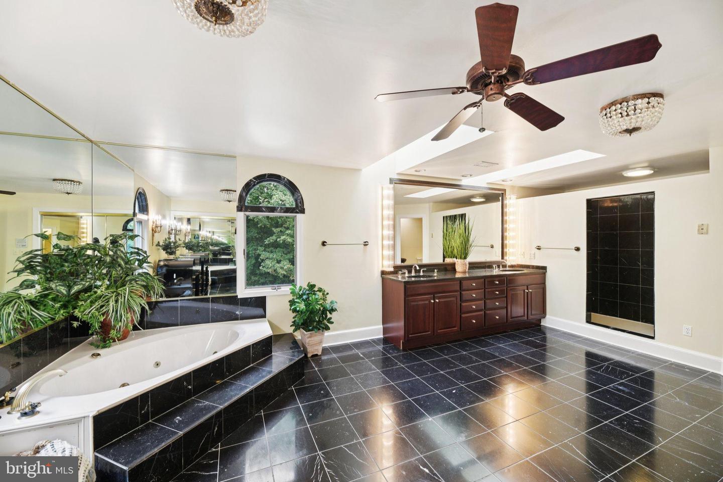 2716 SILKWOOD CT, OAKTON, Virginia 22124, 6 Bedrooms Bedrooms, 14 Rooms Rooms,6 BathroomsBathrooms,Residential,For sale,2716 SILKWOOD CT,VAFX2262282 MLS # VAFX2262282