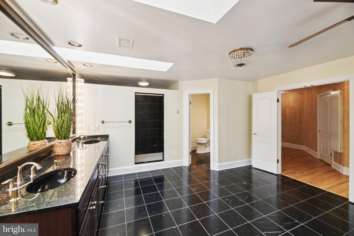 2716 SILKWOOD CT, OAKTON, Virginia 22124, 6 Bedrooms Bedrooms, 14 Rooms Rooms,6 BathroomsBathrooms,Residential,For sale,2716 SILKWOOD CT,VAFX2262282 MLS # VAFX2262282
