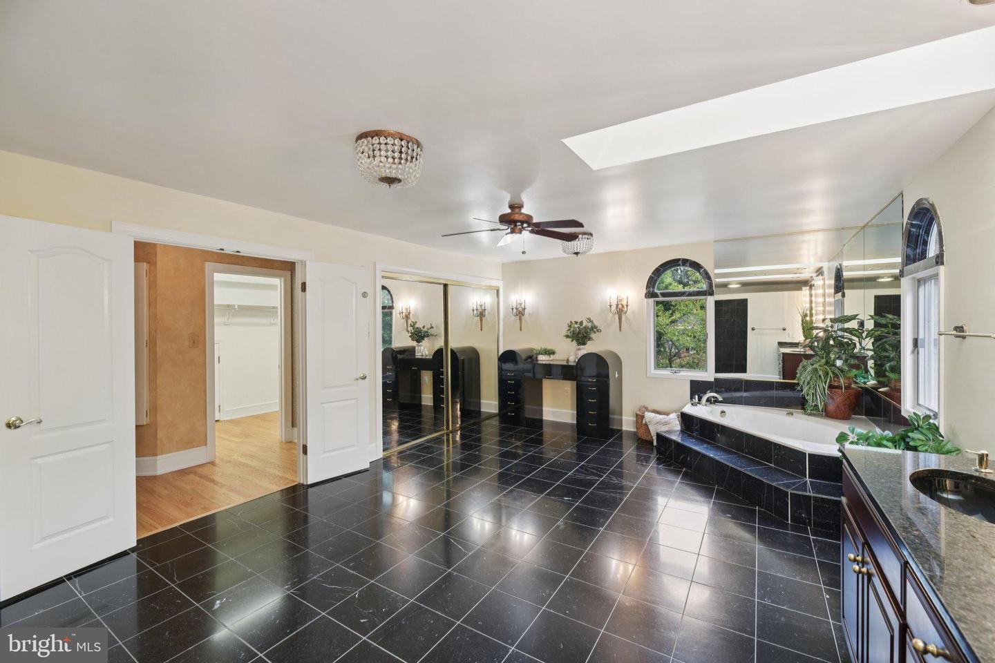2716 SILKWOOD CT, OAKTON, Virginia 22124, 6 Bedrooms Bedrooms, 14 Rooms Rooms,6 BathroomsBathrooms,Residential,For sale,2716 SILKWOOD CT,VAFX2262282 MLS # VAFX2262282
