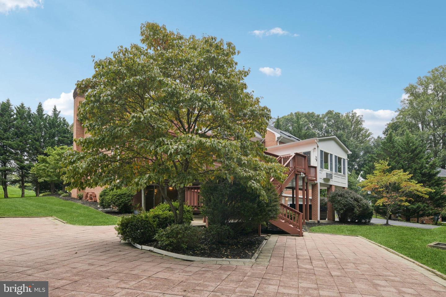 2716 SILKWOOD CT, OAKTON, Virginia 22124, 6 Bedrooms Bedrooms, 14 Rooms Rooms,6 BathroomsBathrooms,Residential,For sale,2716 SILKWOOD CT,VAFX2262282 MLS # VAFX2262282