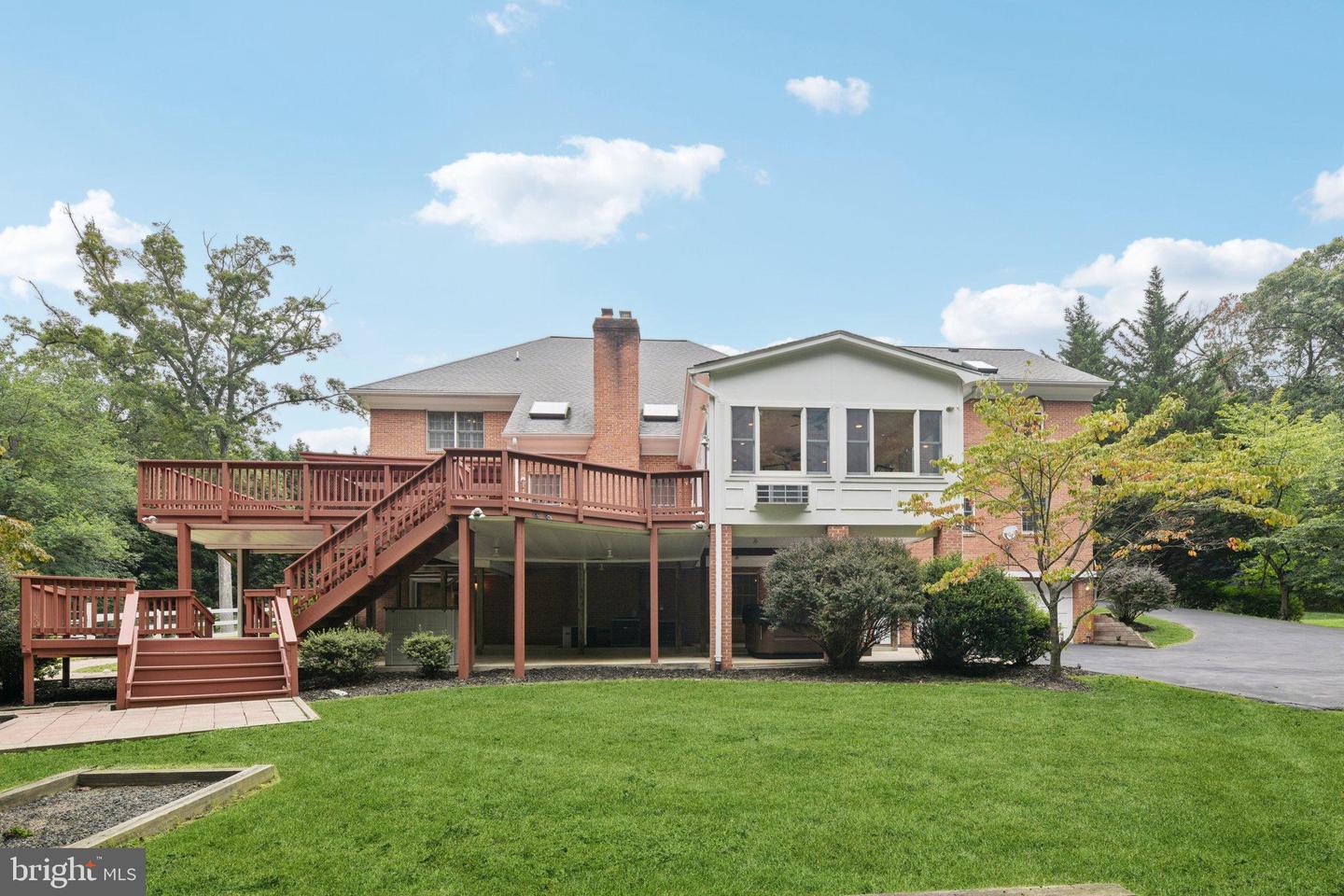 2716 SILKWOOD CT, OAKTON, Virginia 22124, 6 Bedrooms Bedrooms, 14 Rooms Rooms,6 BathroomsBathrooms,Residential,For sale,2716 SILKWOOD CT,VAFX2262282 MLS # VAFX2262282