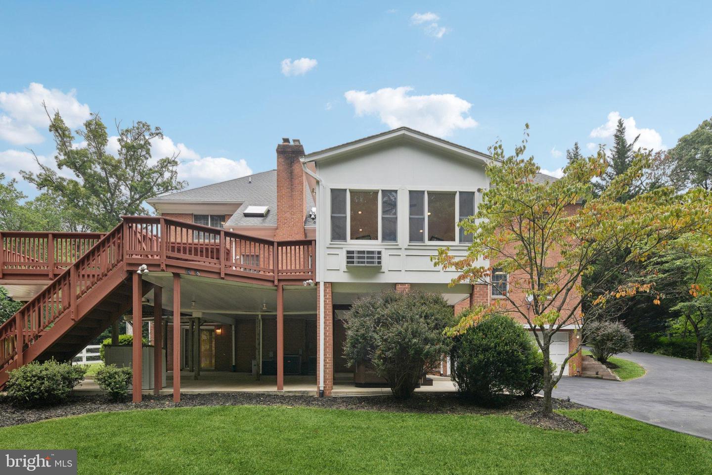 2716 SILKWOOD CT, OAKTON, Virginia 22124, 6 Bedrooms Bedrooms, 14 Rooms Rooms,6 BathroomsBathrooms,Residential,For sale,2716 SILKWOOD CT,VAFX2262282 MLS # VAFX2262282