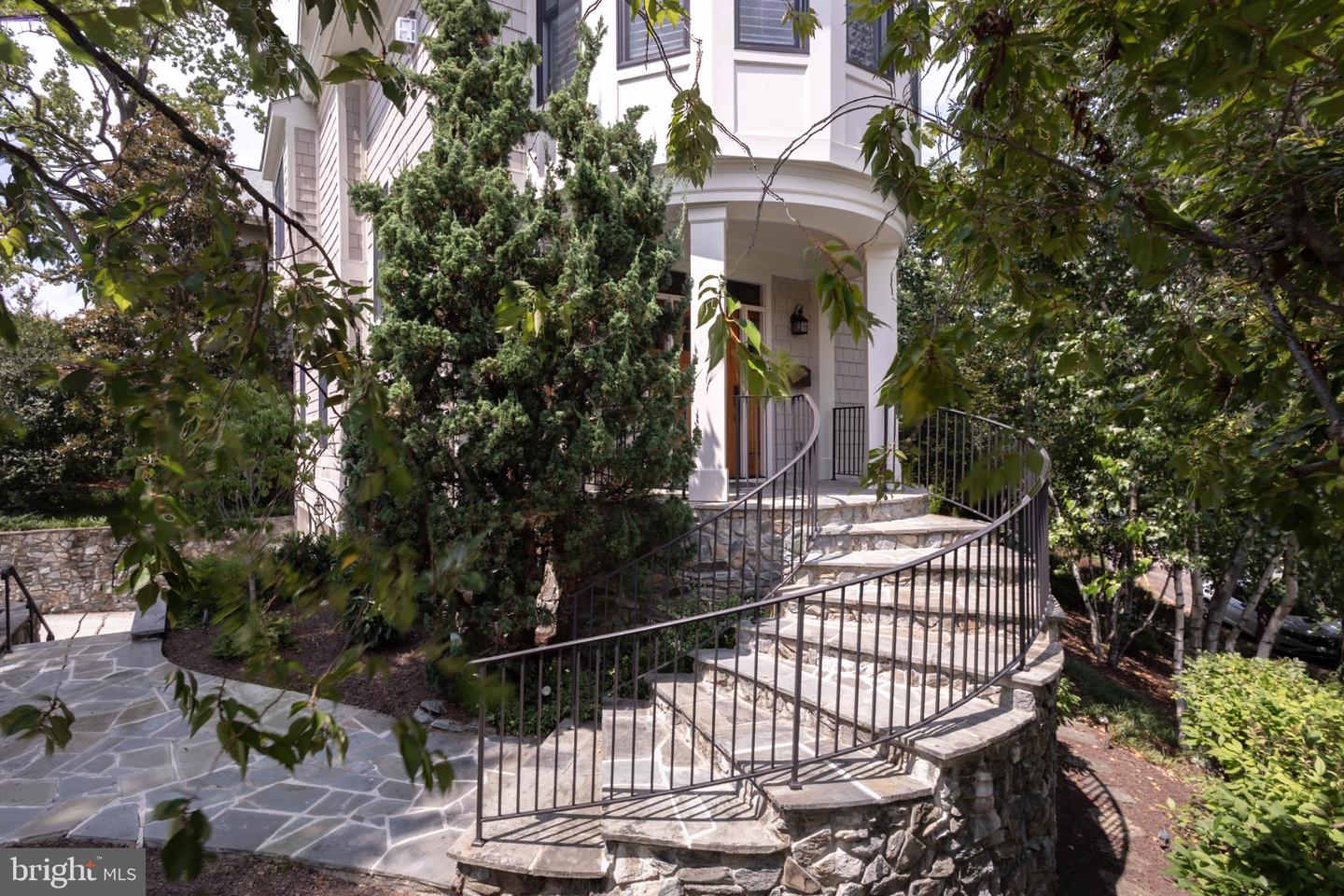 2807 1ST RD N, ARLINGTON, Virginia 22201, 5 Bedrooms Bedrooms, ,4 BathroomsBathrooms,Residential,For sale,2807 1ST RD N,VAAR2062482 MLS # VAAR2062482
