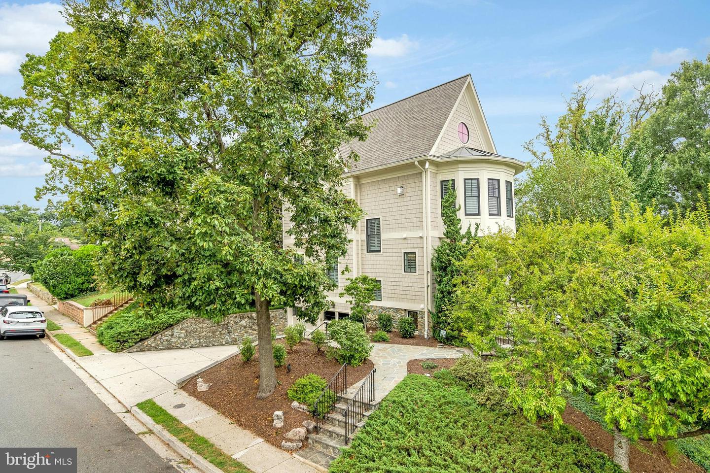 2807 1ST RD N, ARLINGTON, Virginia 22201, 5 Bedrooms Bedrooms, ,4 BathroomsBathrooms,Residential,For sale,2807 1ST RD N,VAAR2062482 MLS # VAAR2062482