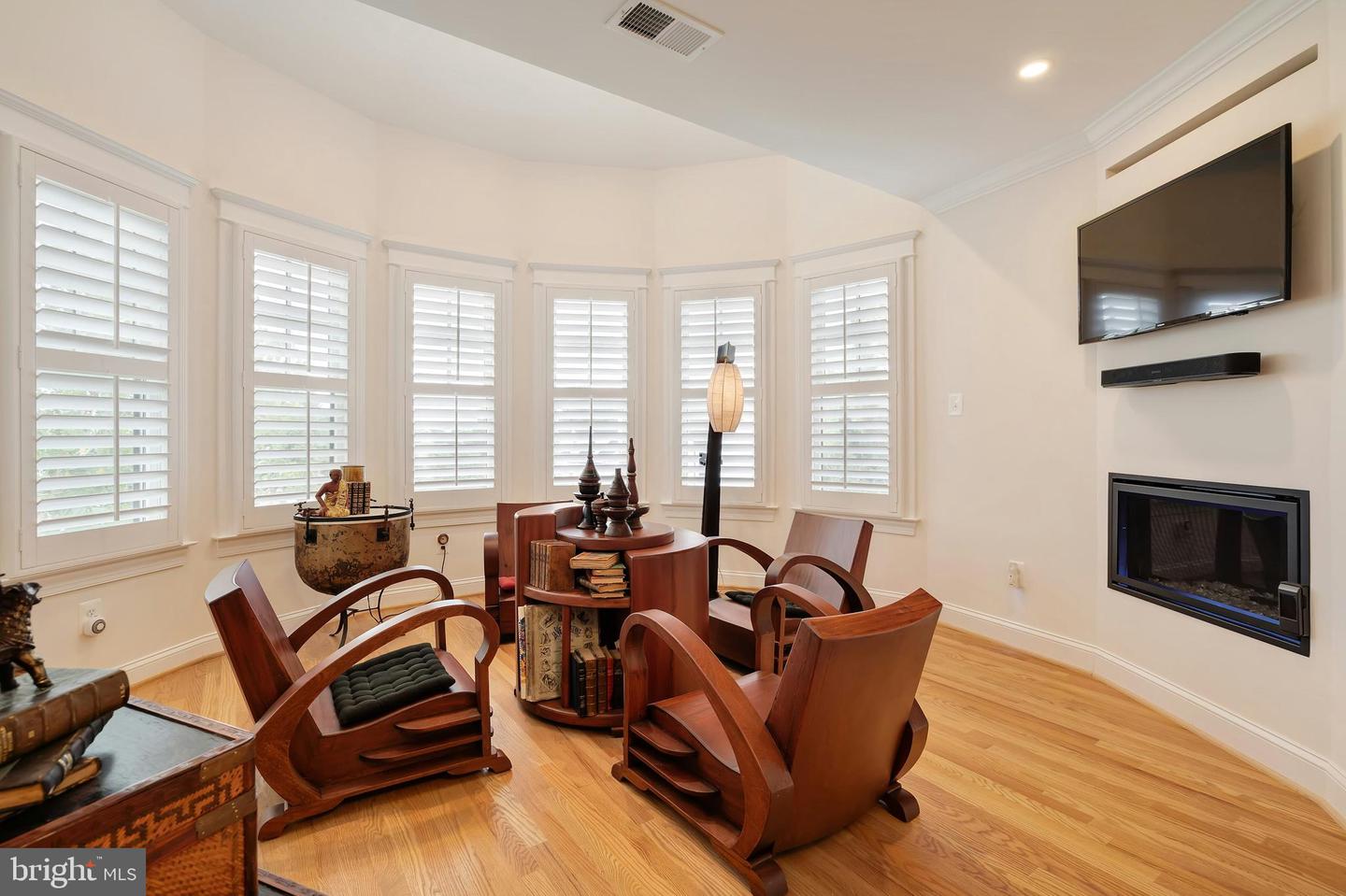 2807 1ST RD N, ARLINGTON, Virginia 22201, 5 Bedrooms Bedrooms, ,4 BathroomsBathrooms,Residential,For sale,2807 1ST RD N,VAAR2062482 MLS # VAAR2062482