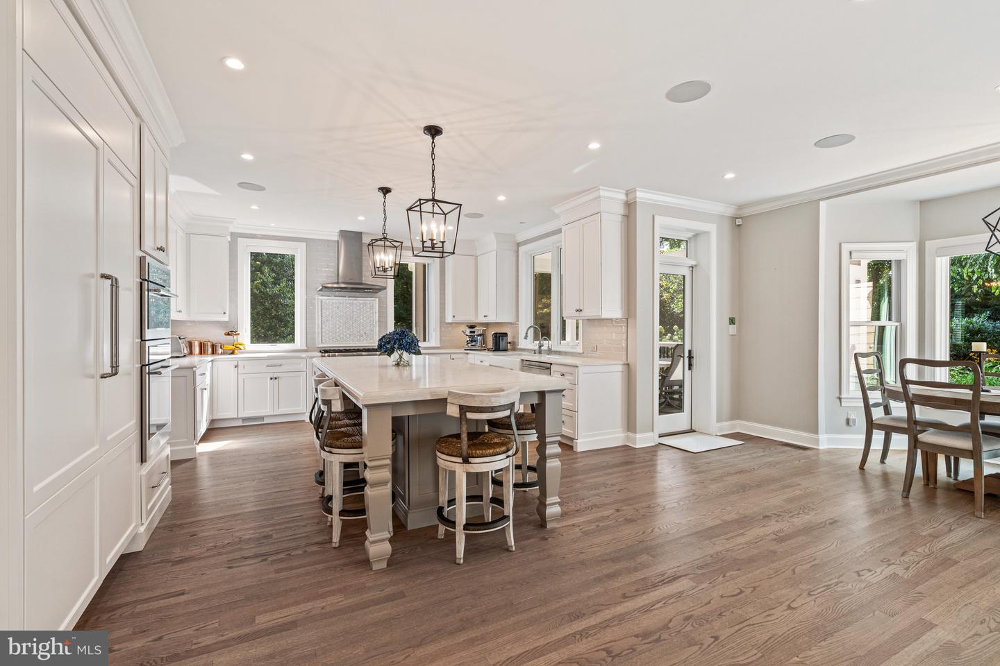 6301 HUNTING RIDGE LN, MCLEAN, Virginia 22101, 5 Bedrooms Bedrooms, ,4 BathroomsBathrooms,Residential,For sale,6301 HUNTING RIDGE LN,VAFX2262376 MLS # VAFX2262376