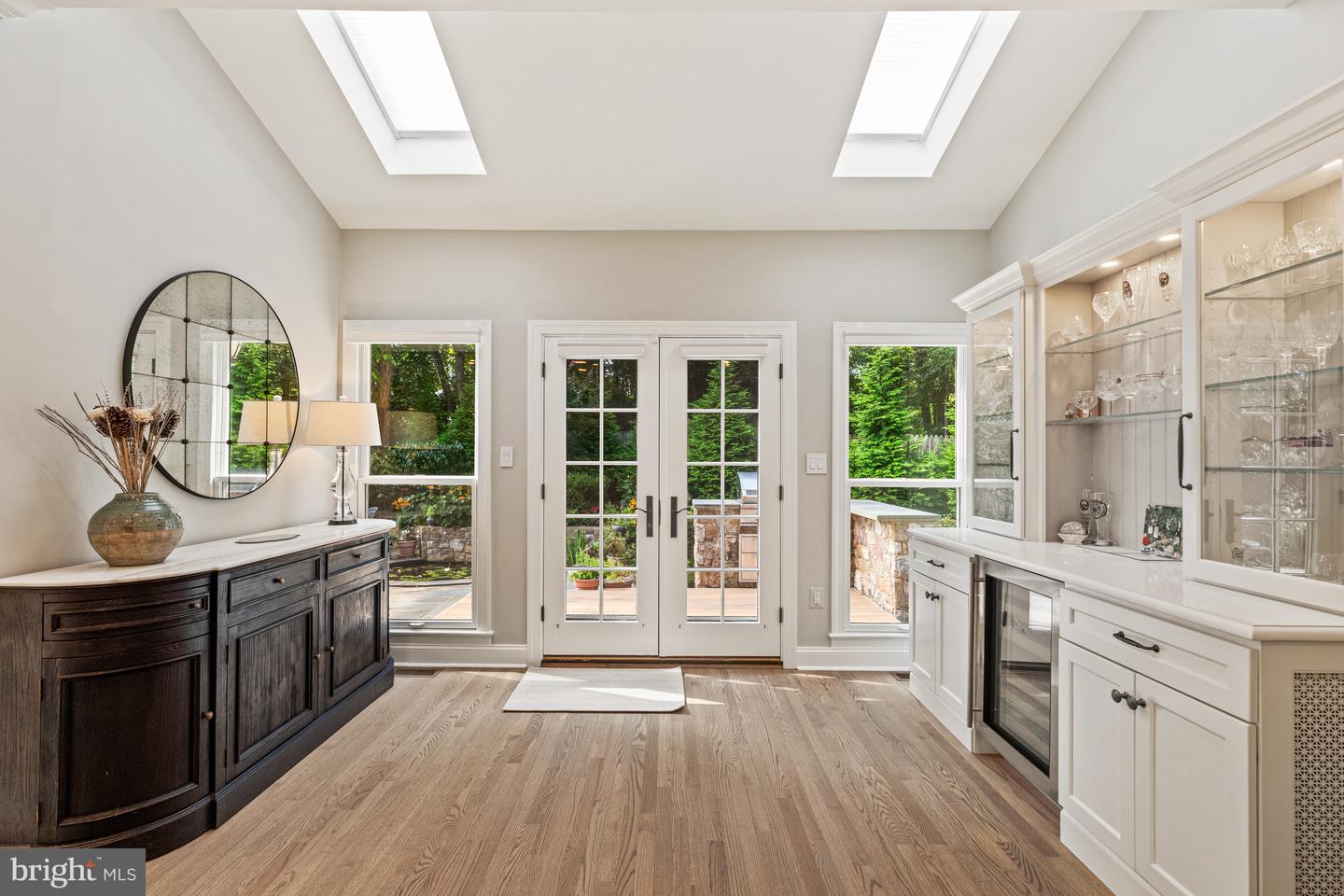 6301 HUNTING RIDGE LN, MCLEAN, Virginia 22101, 5 Bedrooms Bedrooms, ,4 BathroomsBathrooms,Residential,For sale,6301 HUNTING RIDGE LN,VAFX2262376 MLS # VAFX2262376