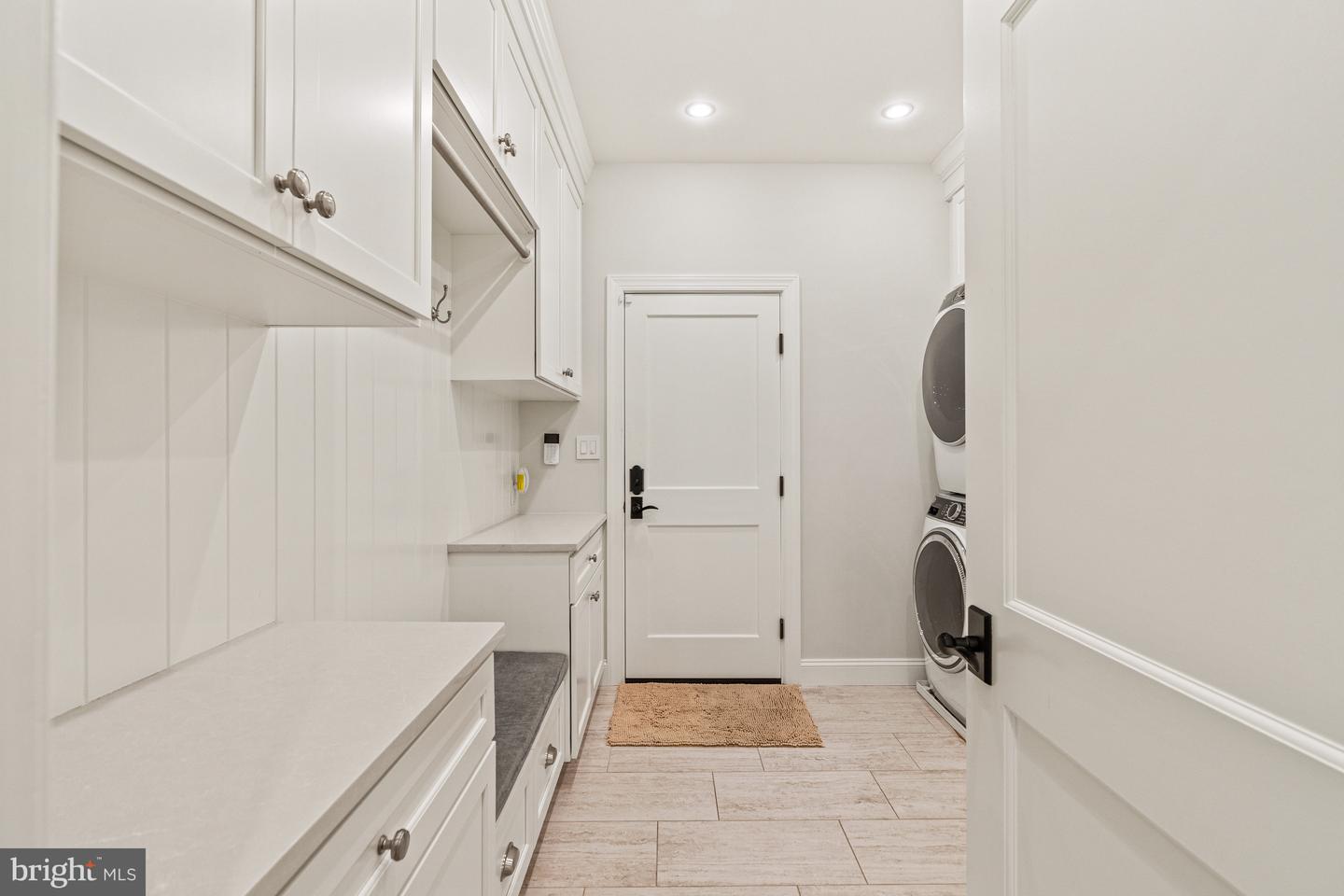 6301 HUNTING RIDGE LN, MCLEAN, Virginia 22101, 5 Bedrooms Bedrooms, ,4 BathroomsBathrooms,Residential,For sale,6301 HUNTING RIDGE LN,VAFX2262376 MLS # VAFX2262376