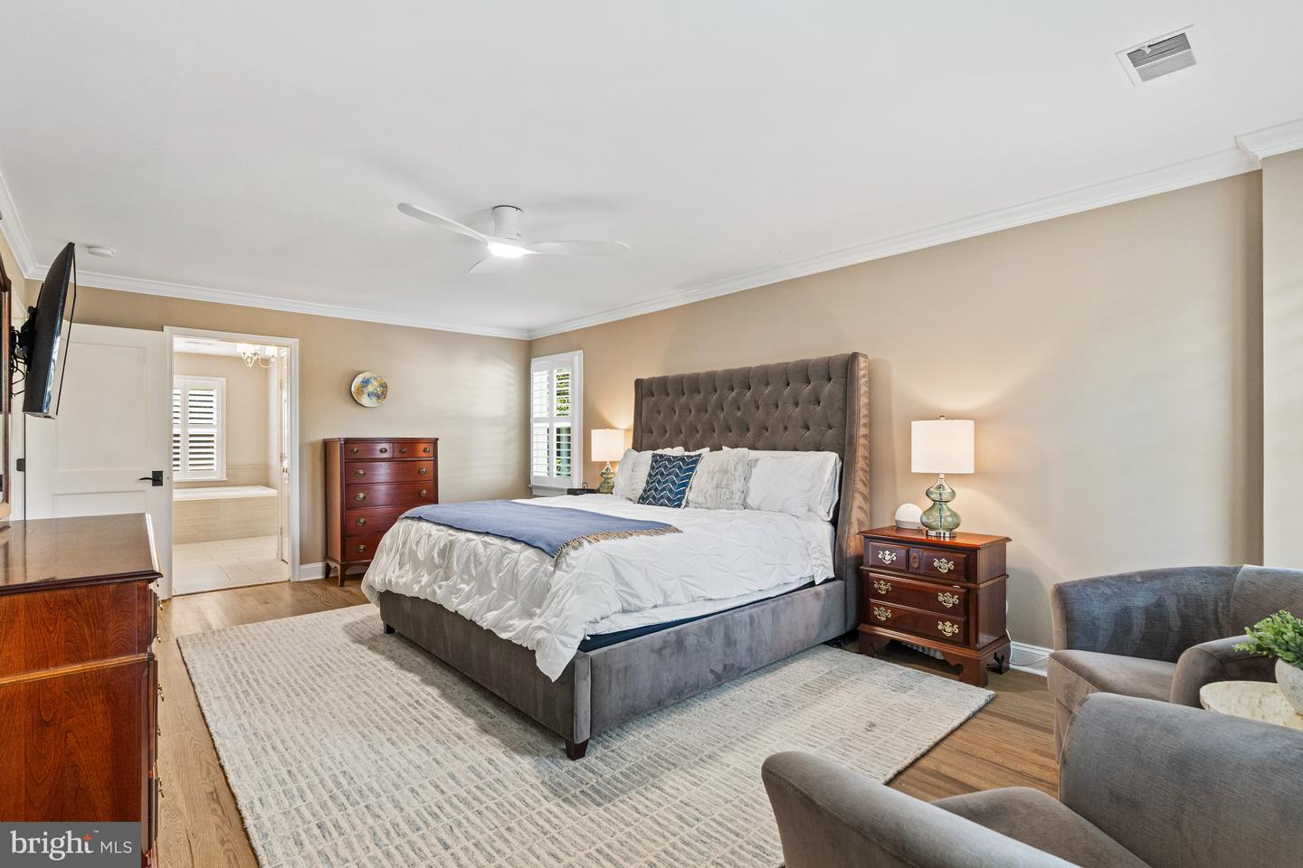6301 HUNTING RIDGE LN, MCLEAN, Virginia 22101, 5 Bedrooms Bedrooms, ,4 BathroomsBathrooms,Residential,For sale,6301 HUNTING RIDGE LN,VAFX2262376 MLS # VAFX2262376
