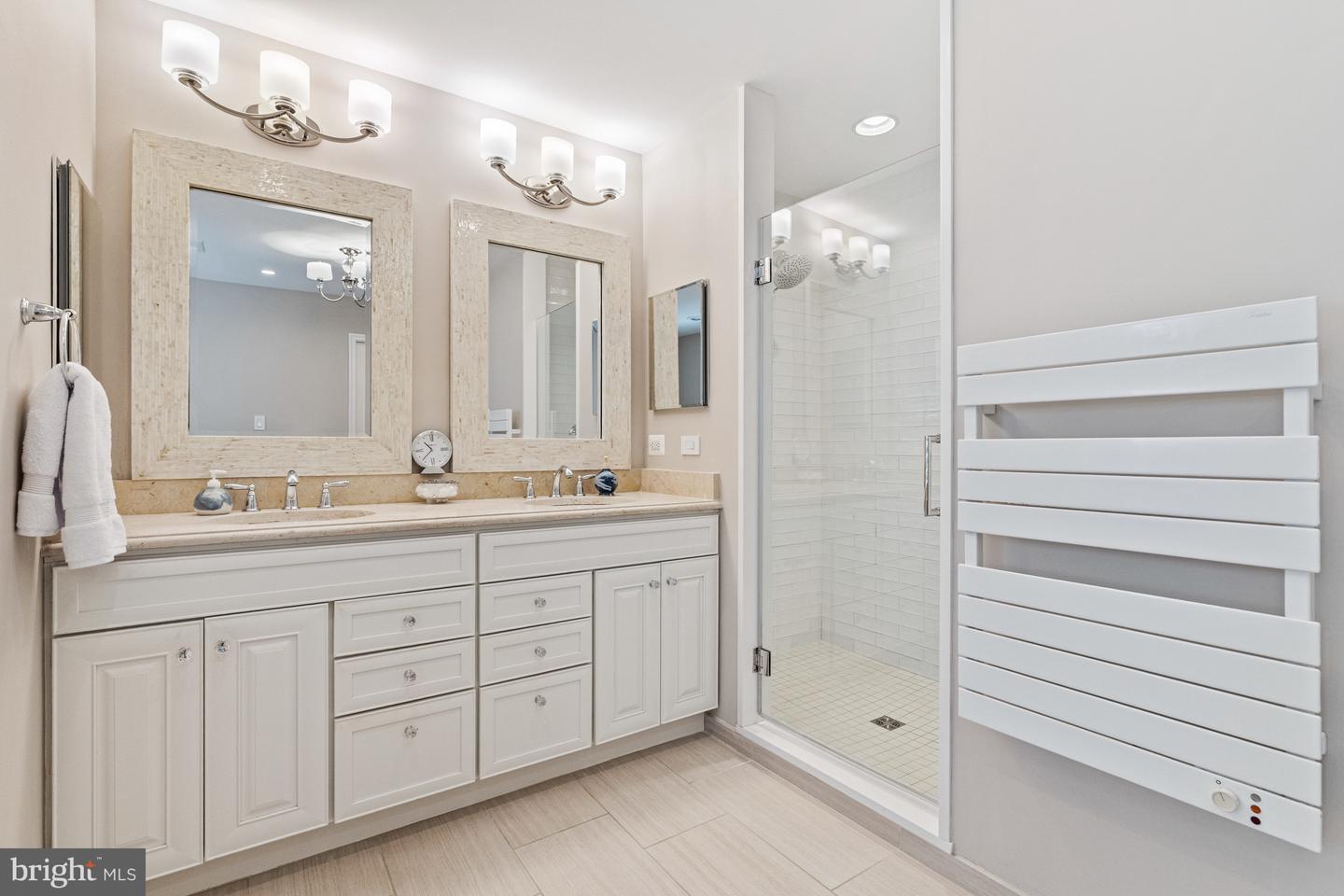 6301 HUNTING RIDGE LN, MCLEAN, Virginia 22101, 5 Bedrooms Bedrooms, ,4 BathroomsBathrooms,Residential,For sale,6301 HUNTING RIDGE LN,VAFX2262376 MLS # VAFX2262376