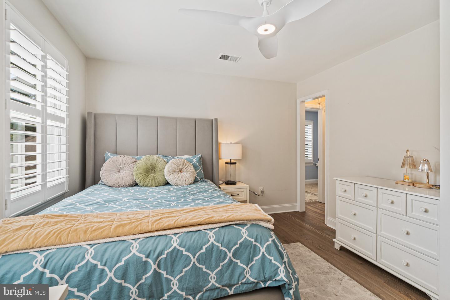 6301 HUNTING RIDGE LN, MCLEAN, Virginia 22101, 5 Bedrooms Bedrooms, ,4 BathroomsBathrooms,Residential,For sale,6301 HUNTING RIDGE LN,VAFX2262376 MLS # VAFX2262376