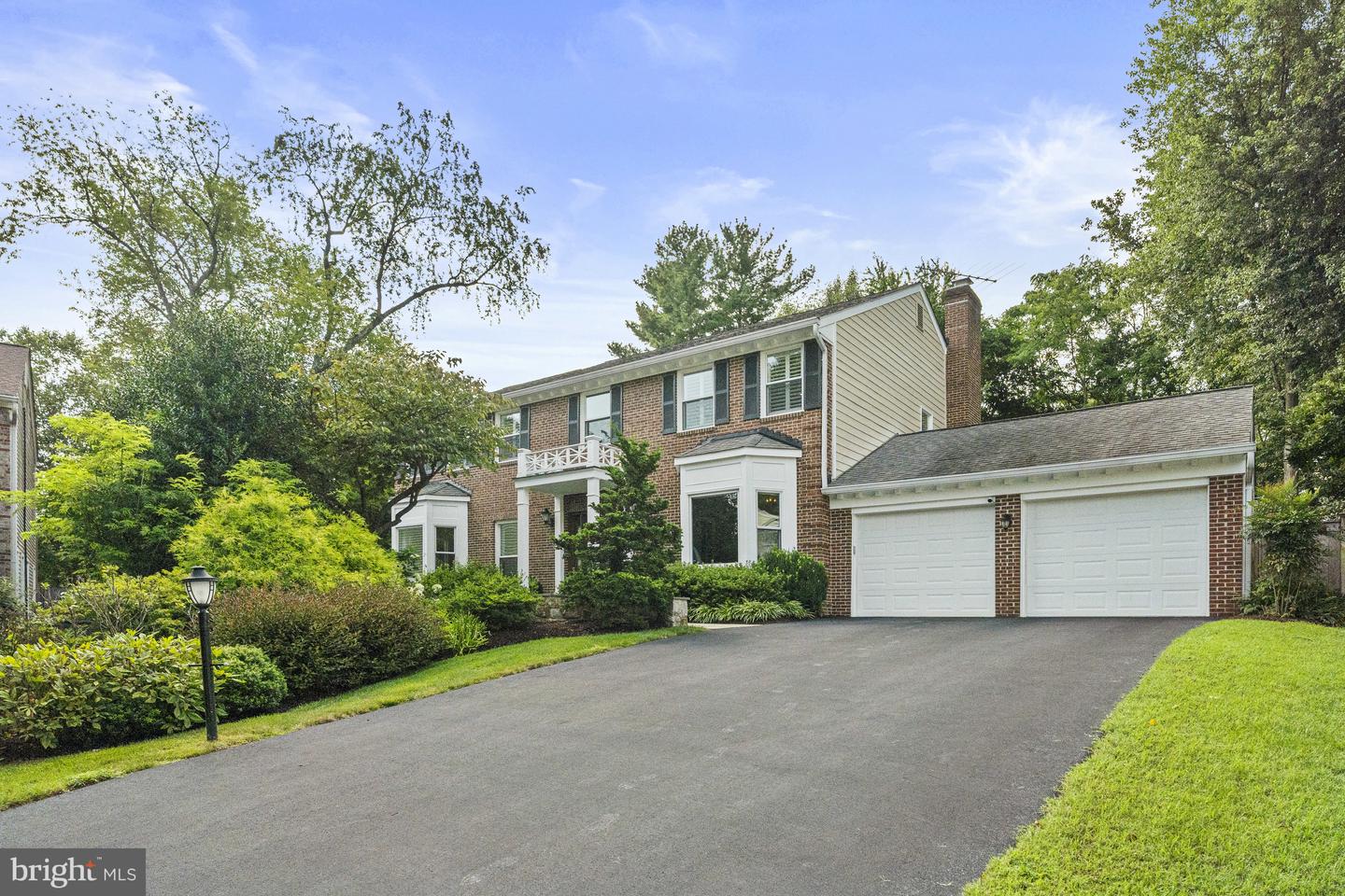 6301 HUNTING RIDGE LN, MCLEAN, Virginia 22101, 5 Bedrooms Bedrooms, ,4 BathroomsBathrooms,Residential,For sale,6301 HUNTING RIDGE LN,VAFX2262376 MLS # VAFX2262376