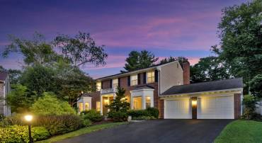 6301 HUNTING RIDGE LN, MCLEAN, Virginia 22101, 5 Bedrooms Bedrooms, ,4 BathroomsBathrooms,Residential,For sale,6301 HUNTING RIDGE LN,VAFX2262376 MLS # VAFX2262376