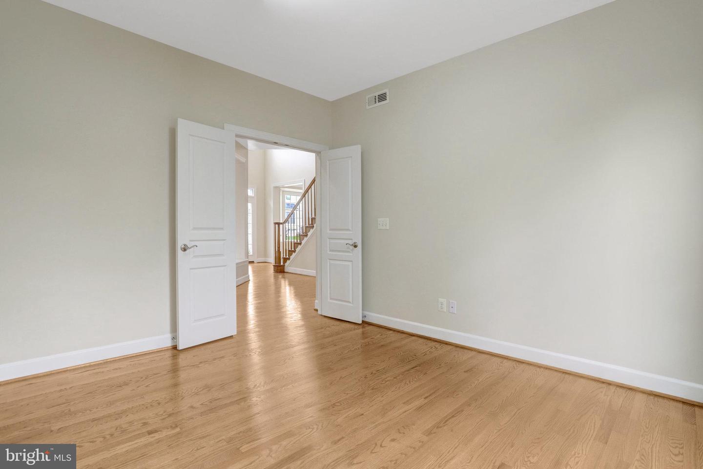 3803 BELL MANOR CT, FALLS CHURCH, Virginia 22041, 6 Bedrooms Bedrooms, 5 Rooms Rooms,4 BathroomsBathrooms,Residential,For sale,3803 BELL MANOR CT,VAFX2262404 MLS # VAFX2262404
