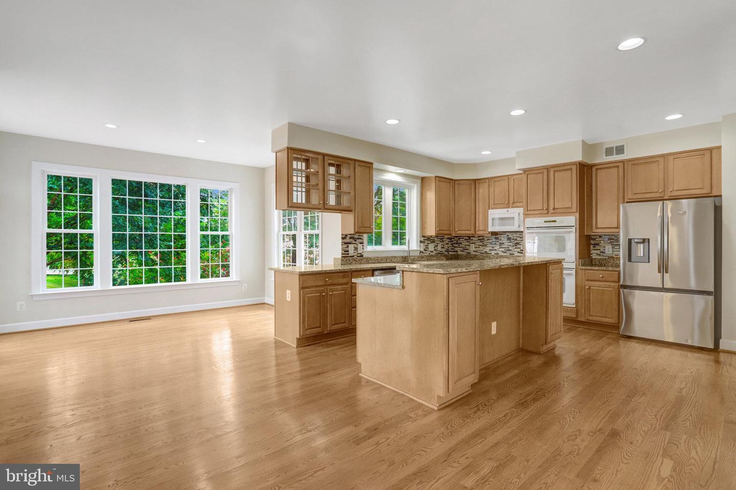 3803 BELL MANOR CT, FALLS CHURCH, Virginia 22041, 6 Bedrooms Bedrooms, 5 Rooms Rooms,4 BathroomsBathrooms,Residential,For sale,3803 BELL MANOR CT,VAFX2262404 MLS # VAFX2262404