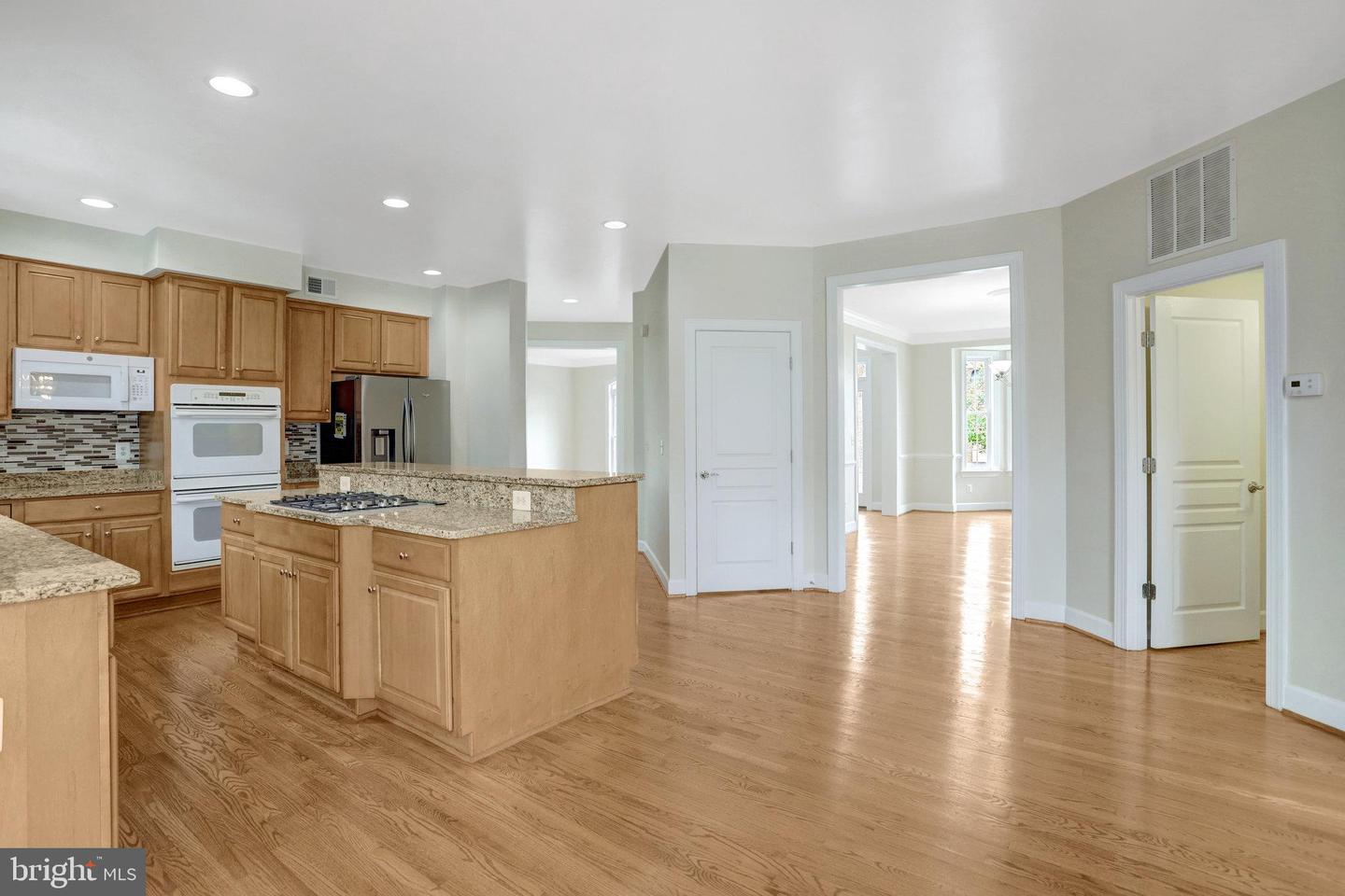 3803 BELL MANOR CT, FALLS CHURCH, Virginia 22041, 6 Bedrooms Bedrooms, 5 Rooms Rooms,4 BathroomsBathrooms,Residential,For sale,3803 BELL MANOR CT,VAFX2262404 MLS # VAFX2262404
