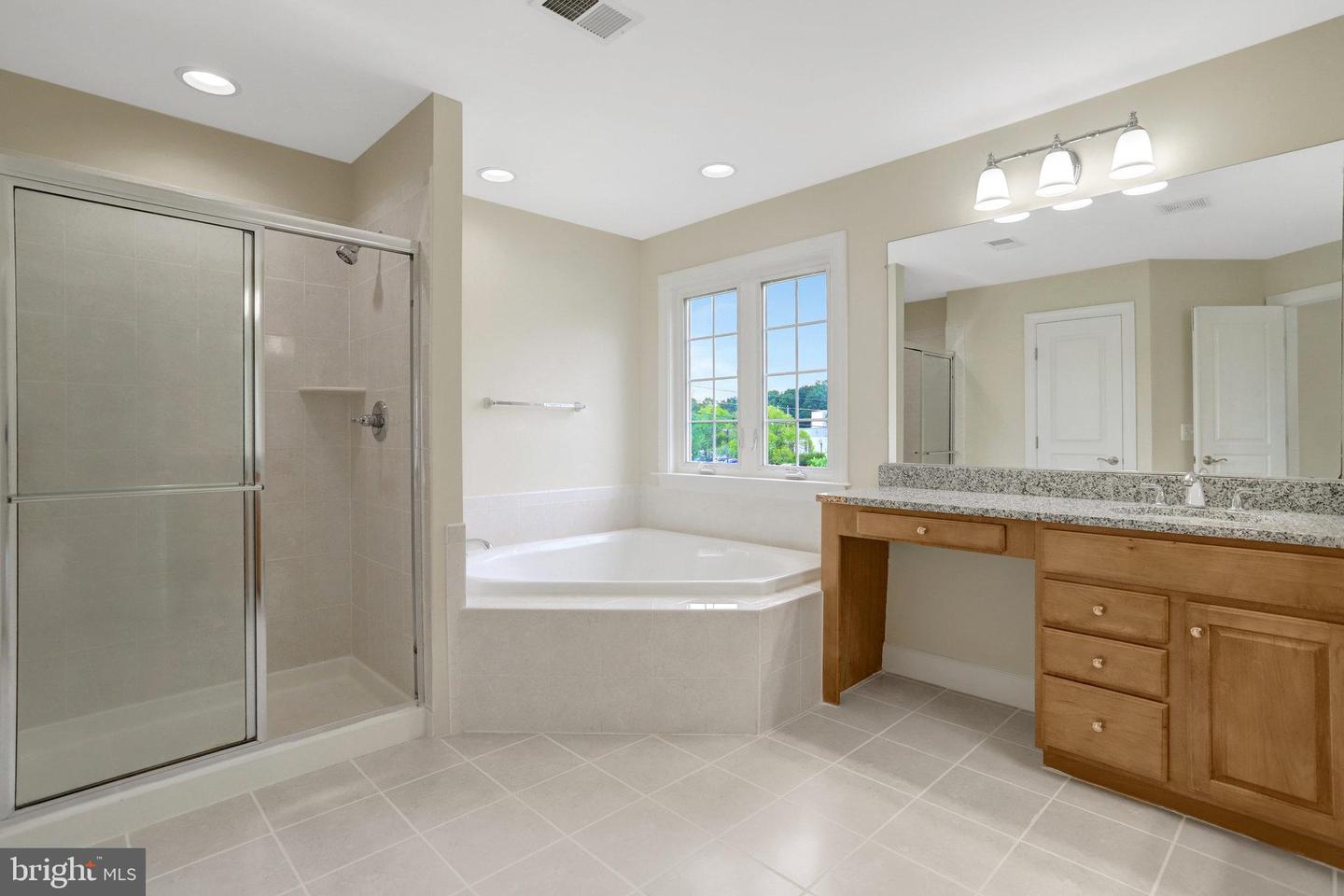 3803 BELL MANOR CT, FALLS CHURCH, Virginia 22041, 6 Bedrooms Bedrooms, 5 Rooms Rooms,4 BathroomsBathrooms,Residential,For sale,3803 BELL MANOR CT,VAFX2262404 MLS # VAFX2262404