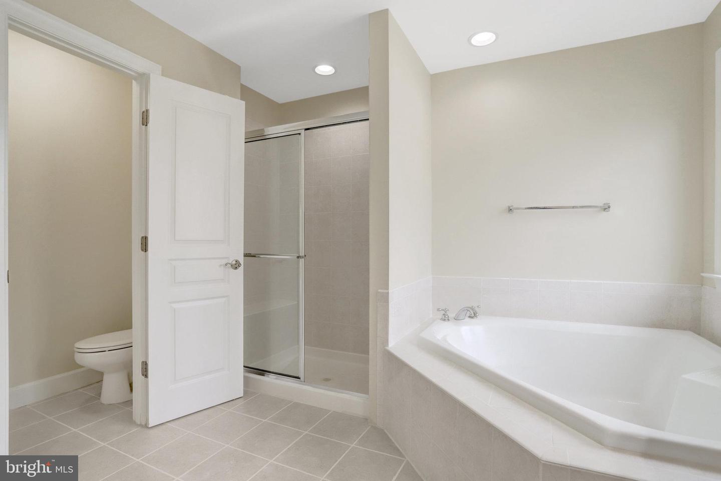 3803 BELL MANOR CT, FALLS CHURCH, Virginia 22041, 6 Bedrooms Bedrooms, 5 Rooms Rooms,4 BathroomsBathrooms,Residential,For sale,3803 BELL MANOR CT,VAFX2262404 MLS # VAFX2262404