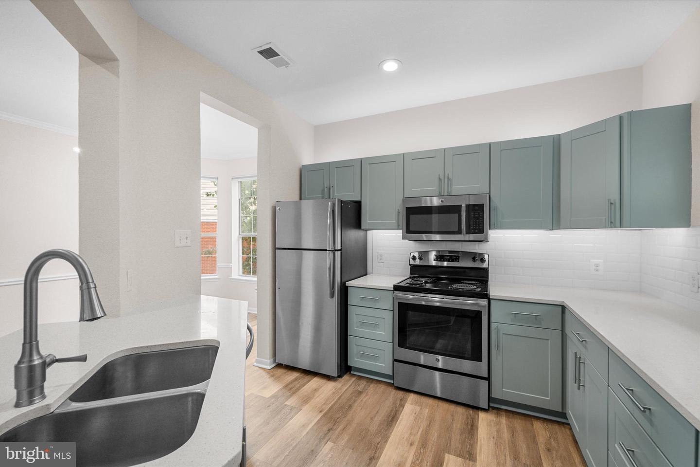 662 GATEWAY DR SE #203, LEESBURG, Virginia 20175, 2 Bedrooms Bedrooms, ,2 BathroomsBathrooms,Residential,For sale,662 GATEWAY DR SE #203,VALO2104968 MLS # VALO2104968