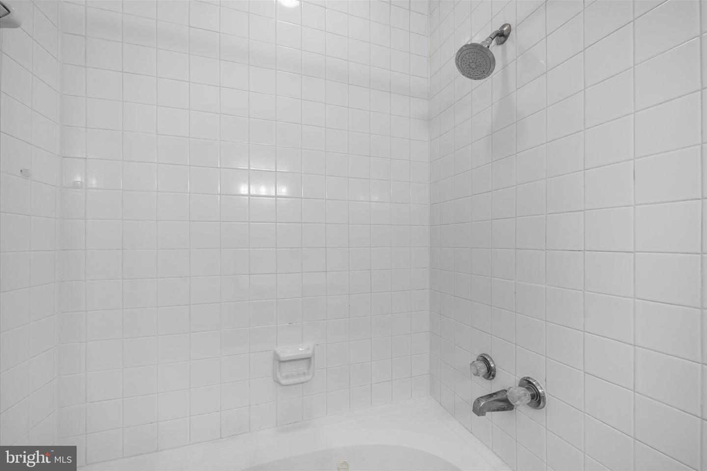 662 GATEWAY DR SE #203, LEESBURG, Virginia 20175, 2 Bedrooms Bedrooms, ,2 BathroomsBathrooms,Residential,For sale,662 GATEWAY DR SE #203,VALO2104968 MLS # VALO2104968