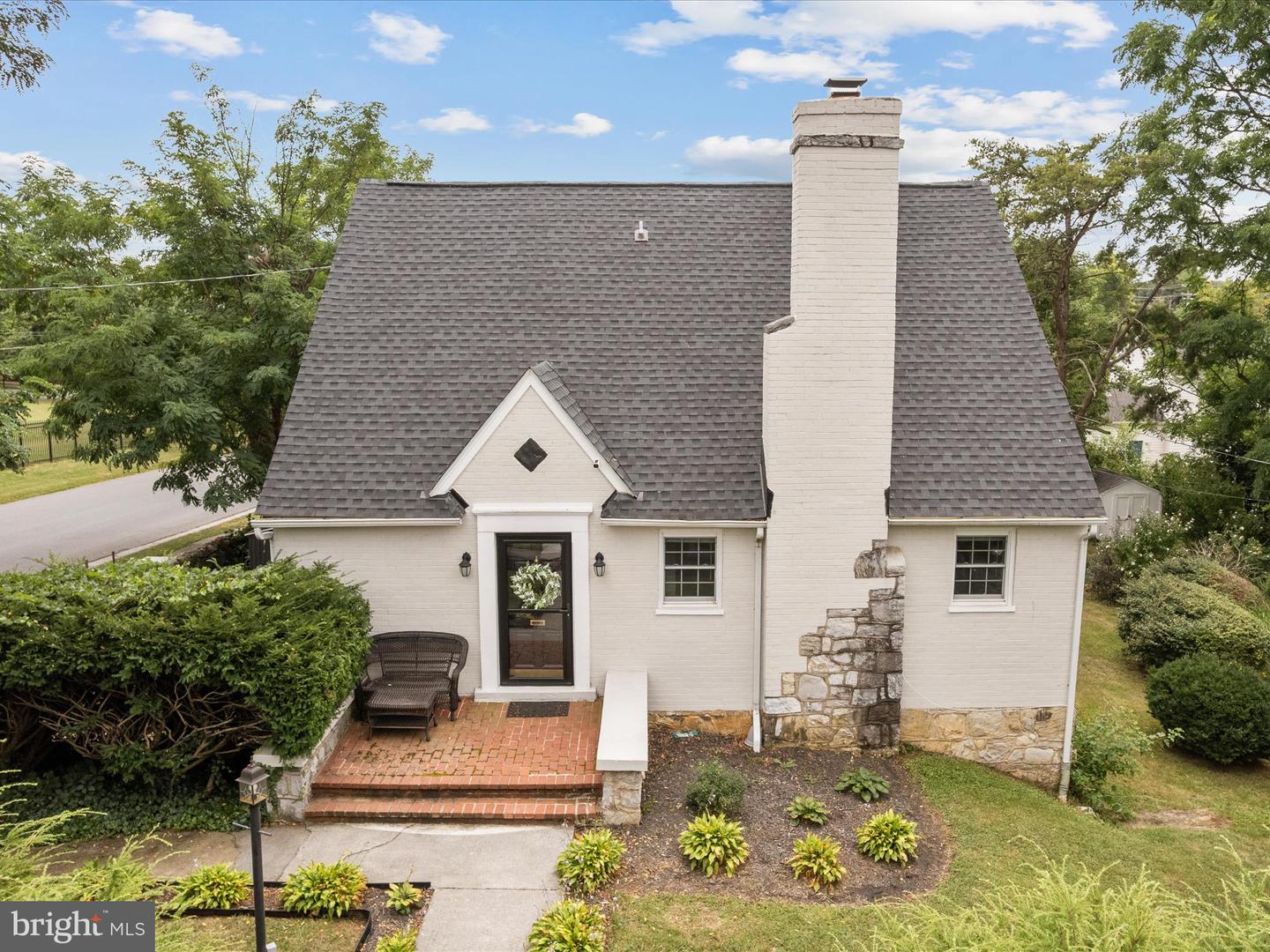 25 E HART ST, WINCHESTER, Virginia 22601, 5 Bedrooms Bedrooms, ,3 BathroomsBathrooms,Residential,For sale,25 E HART ST,VAWI2008926 MLS # VAWI2008926