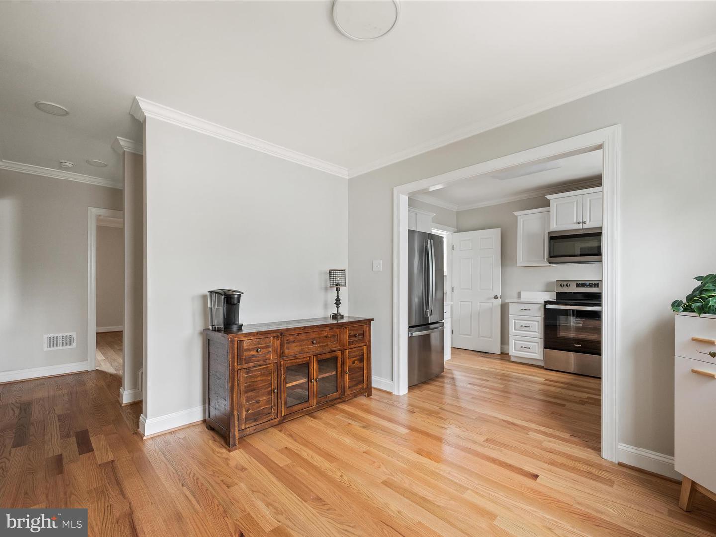 25 E HART ST, WINCHESTER, Virginia 22601, 5 Bedrooms Bedrooms, ,3 BathroomsBathrooms,Residential,For sale,25 E HART ST,VAWI2008926 MLS # VAWI2008926