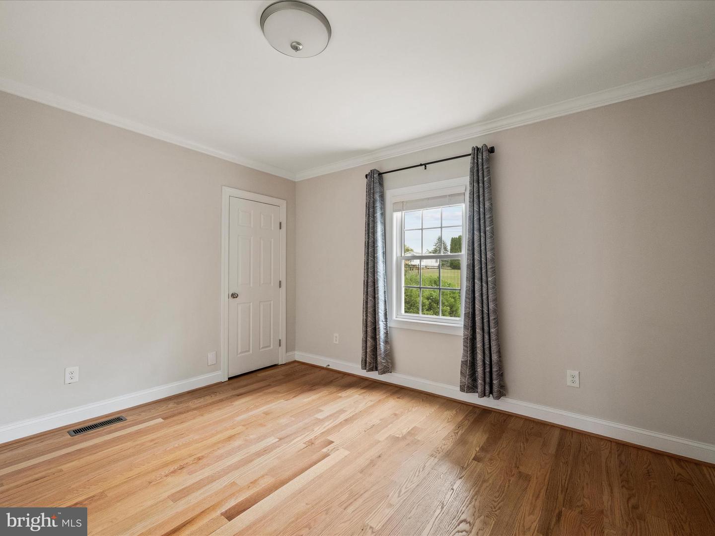 25 E HART ST, WINCHESTER, Virginia 22601, 5 Bedrooms Bedrooms, ,3 BathroomsBathrooms,Residential,For sale,25 E HART ST,VAWI2008926 MLS # VAWI2008926