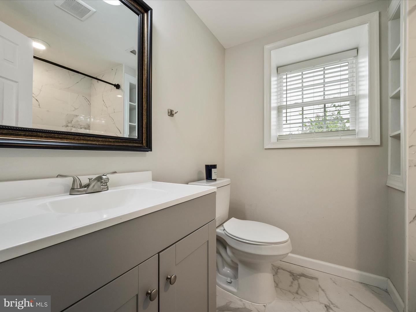 25 E HART ST, WINCHESTER, Virginia 22601, 5 Bedrooms Bedrooms, ,3 BathroomsBathrooms,Residential,For sale,25 E HART ST,VAWI2008926 MLS # VAWI2008926