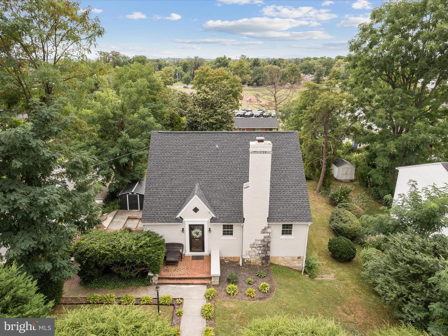 25 E HART ST, WINCHESTER, Virginia 22601, 5 Bedrooms Bedrooms, ,3 BathroomsBathrooms,Residential,For sale,25 E HART ST,VAWI2008926 MLS # VAWI2008926