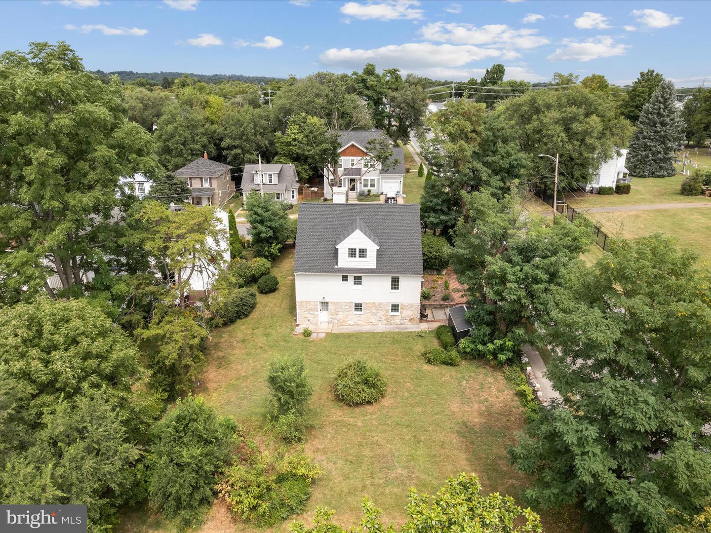 25 E HART ST, WINCHESTER, Virginia 22601, 5 Bedrooms Bedrooms, ,3 BathroomsBathrooms,Residential,For sale,25 E HART ST,VAWI2008926 MLS # VAWI2008926