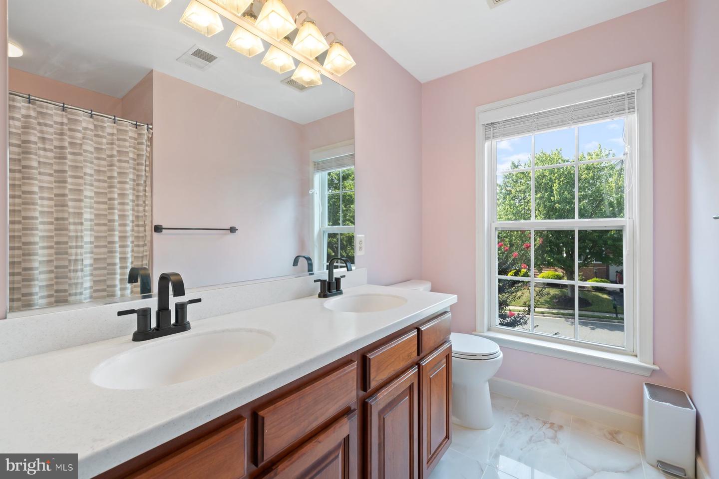 1616 CHICKASAW PL NE, LEESBURG, Virginia 20176, 5 Bedrooms Bedrooms, ,3 BathroomsBathrooms,Residential,For sale,1616 CHICKASAW PL NE,VALO2104978 MLS # VALO2104978