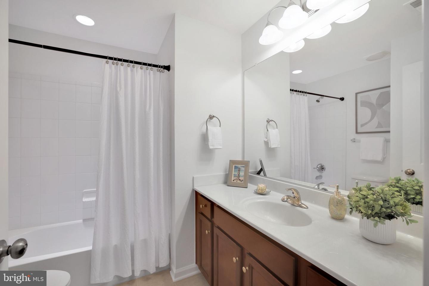 20997 POTOMAC TRAIL CIR, ASHBURN, Virginia 20148, 4 Bedrooms Bedrooms, ,4 BathroomsBathrooms,Residential,For sale,20997 POTOMAC TRAIL CIR,VALO2104982 MLS # VALO2104982