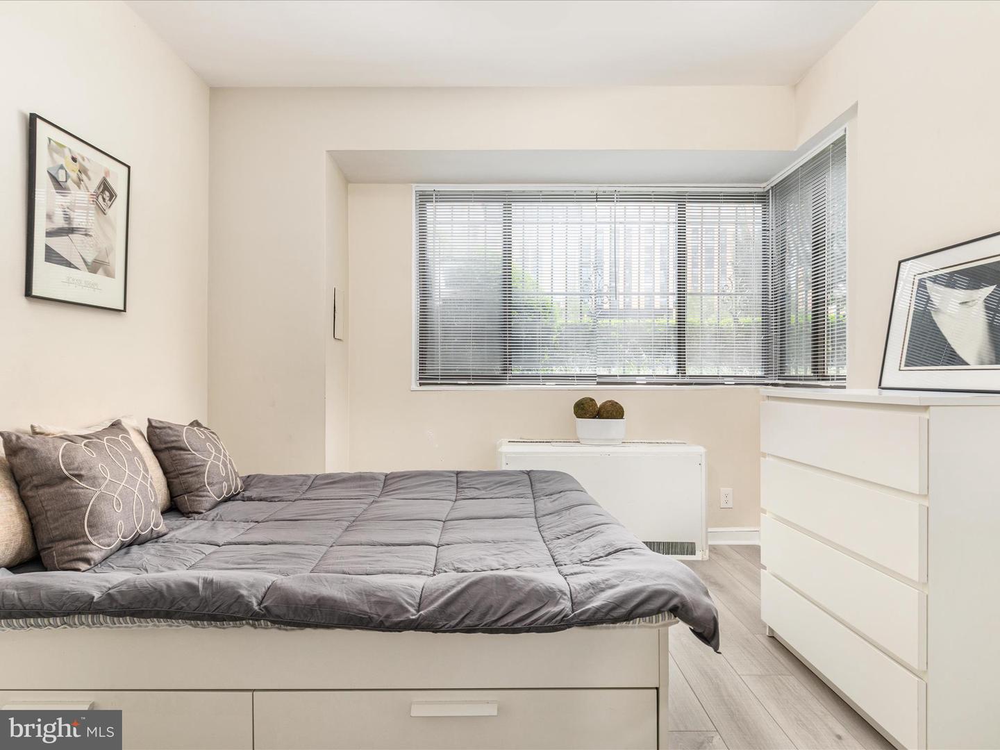 1 SCOTT CIR NW #3, WASHINGTON, District Of Columbia 20036, 1 Bedroom Bedrooms, ,1 BathroomBathrooms,Residential,For sale,1 SCOTT CIR NW #3,DCDC2216106 MLS # DCDC2216106