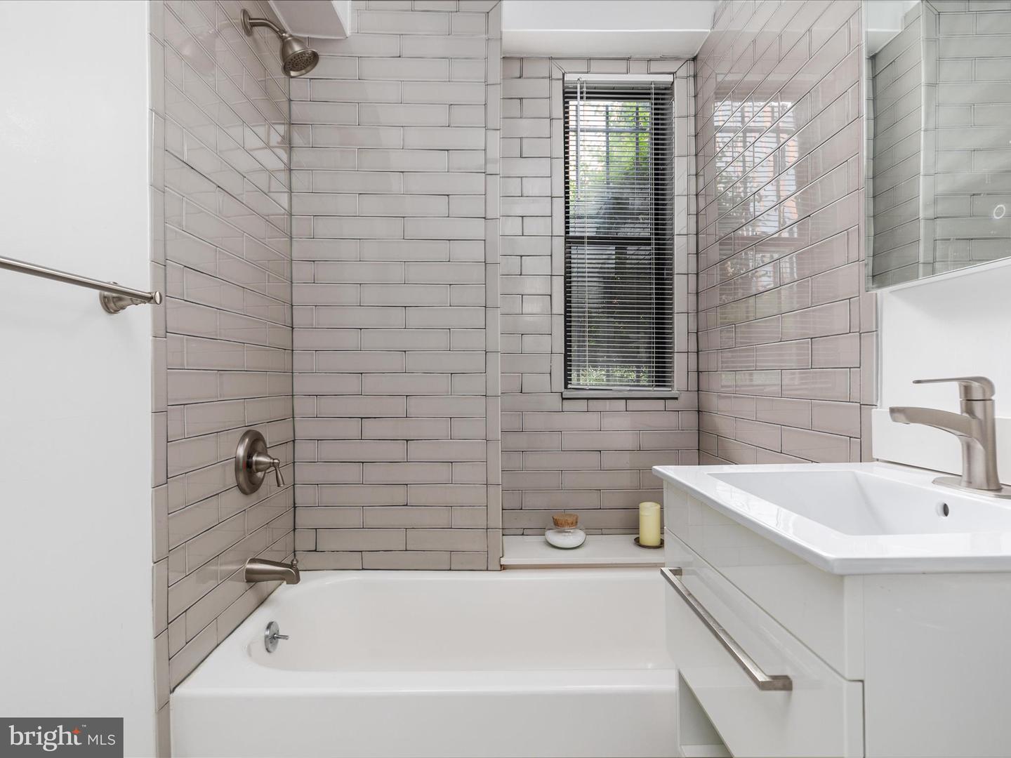 1 SCOTT CIR NW #3, WASHINGTON, District Of Columbia 20036, 1 Bedroom Bedrooms, ,1 BathroomBathrooms,Residential,For sale,1 SCOTT CIR NW #3,DCDC2216106 MLS # DCDC2216106