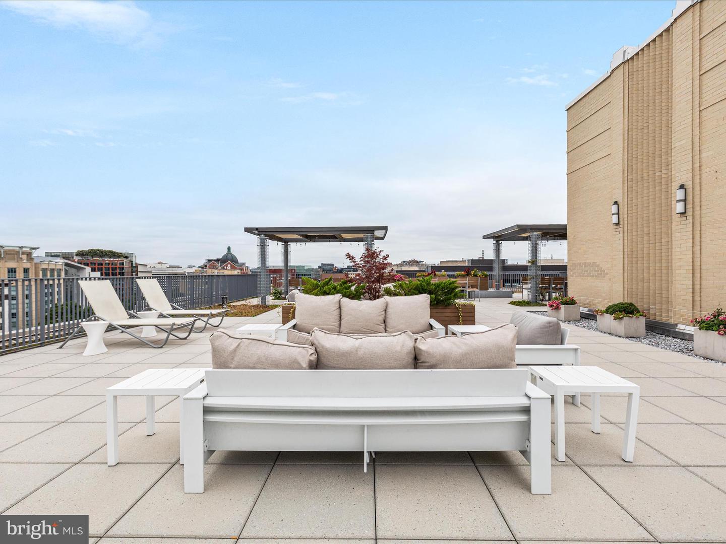 1 SCOTT CIR NW #3, WASHINGTON, District Of Columbia 20036, 1 Bedroom Bedrooms, ,1 BathroomBathrooms,Residential,For sale,1 SCOTT CIR NW #3,DCDC2216106 MLS # DCDC2216106