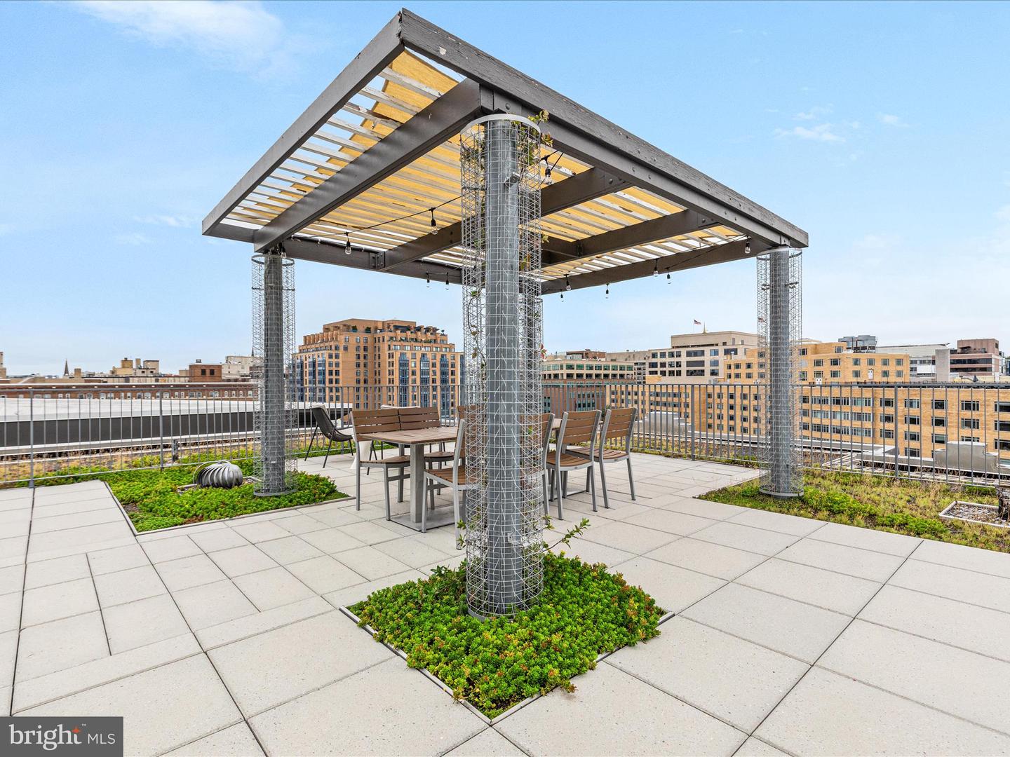 1 SCOTT CIR NW #3, WASHINGTON, District Of Columbia 20036, 1 Bedroom Bedrooms, ,1 BathroomBathrooms,Residential,For sale,1 SCOTT CIR NW #3,DCDC2216106 MLS # DCDC2216106