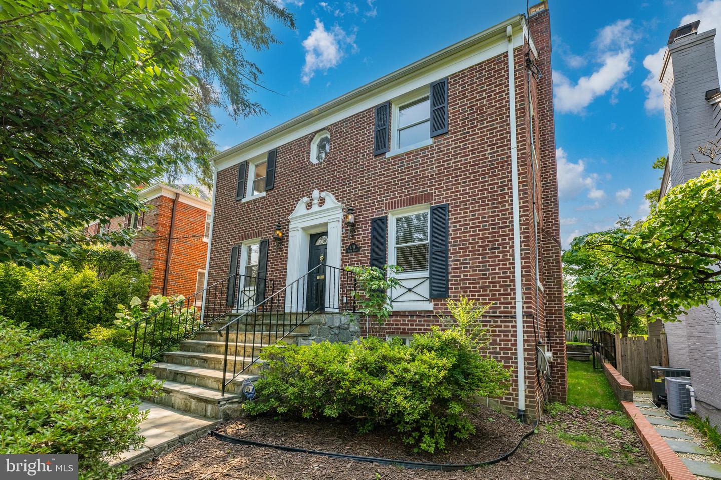 4714 UPTON ST NW, WASHINGTON, District Of Columbia 20016, 5 Bedrooms Bedrooms, ,5 BathroomsBathrooms,Residential,For sale,4714 UPTON ST NW,DCDC2216118 MLS # DCDC2216118