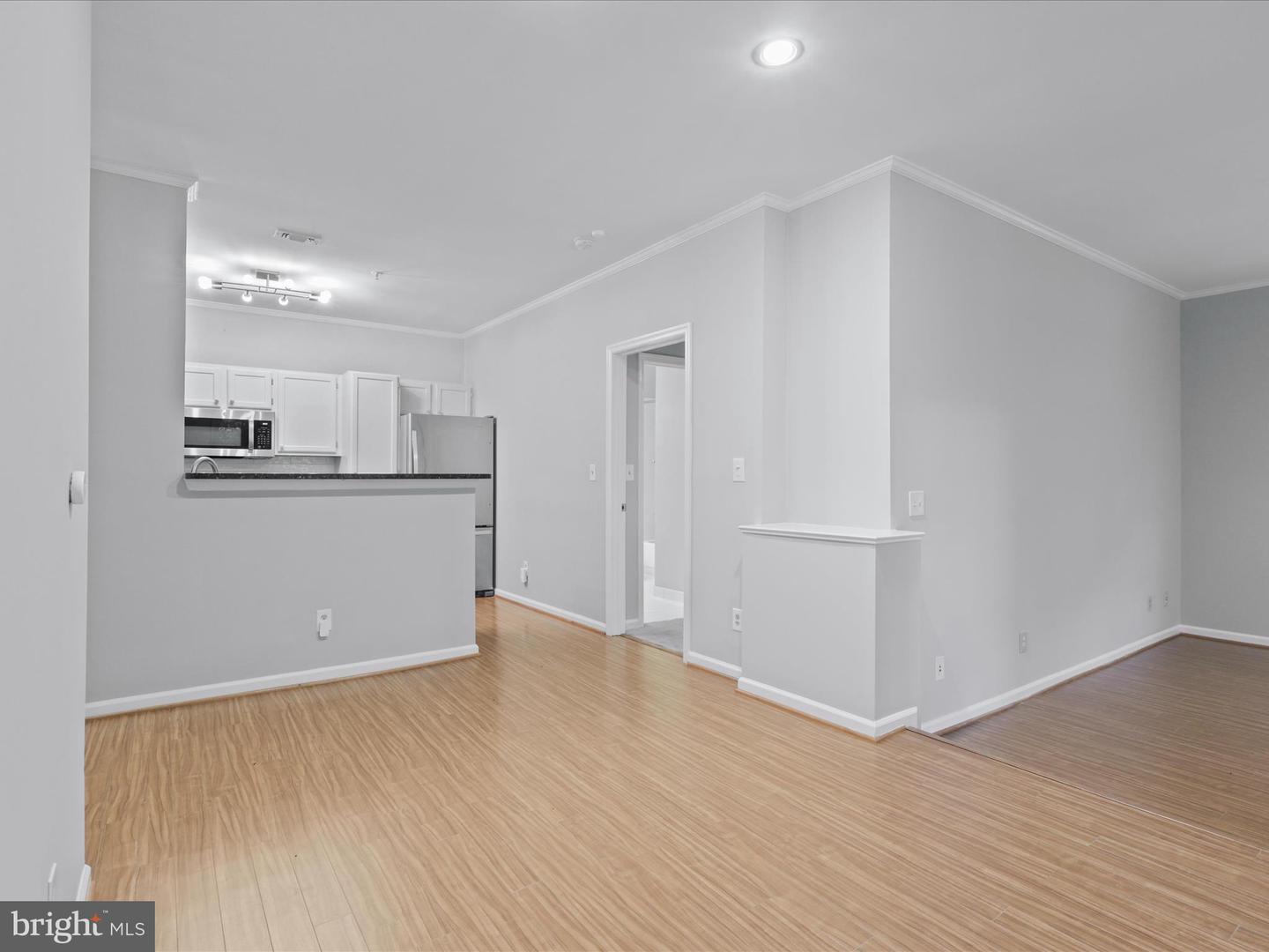 1712 LAKE SHORE CREST DR #26, RESTON, Virginia 20190, 2 Bedrooms Bedrooms, 8 Rooms Rooms,2 BathroomsBathrooms,Residential,For sale,1712 LAKE SHORE CREST DR #26,VAFX2262528 MLS # VAFX2262528