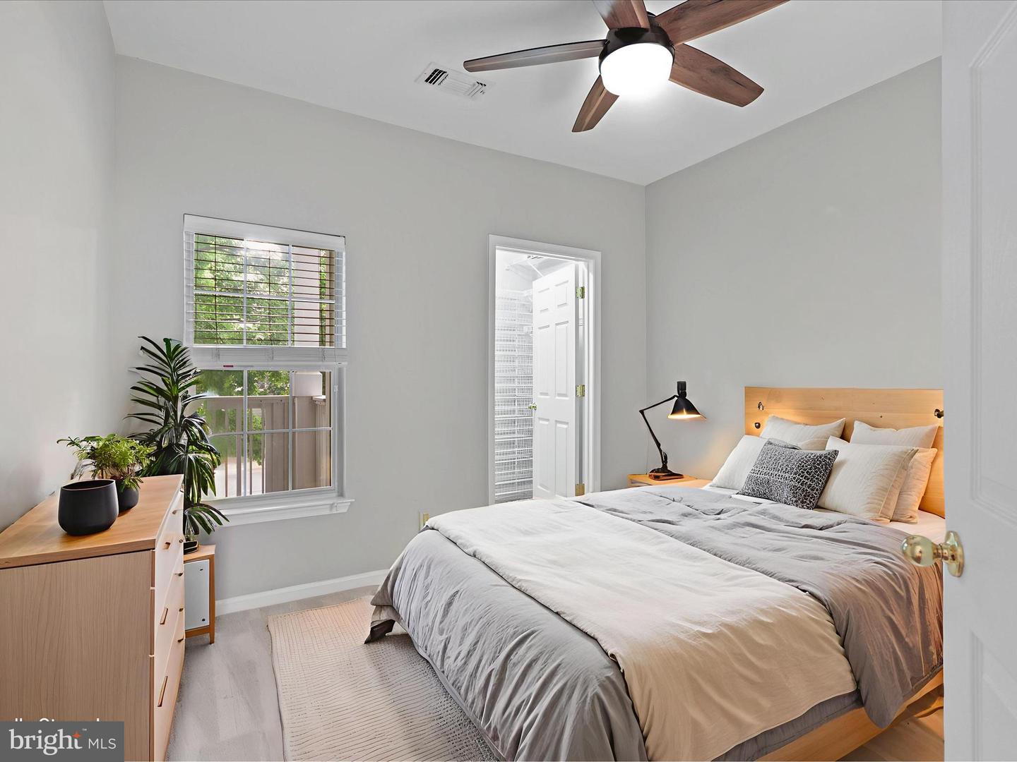 1712 LAKE SHORE CREST DR #26, RESTON, Virginia 20190, 2 Bedrooms Bedrooms, 8 Rooms Rooms,2 BathroomsBathrooms,Residential,For sale,1712 LAKE SHORE CREST DR #26,VAFX2262528 MLS # VAFX2262528