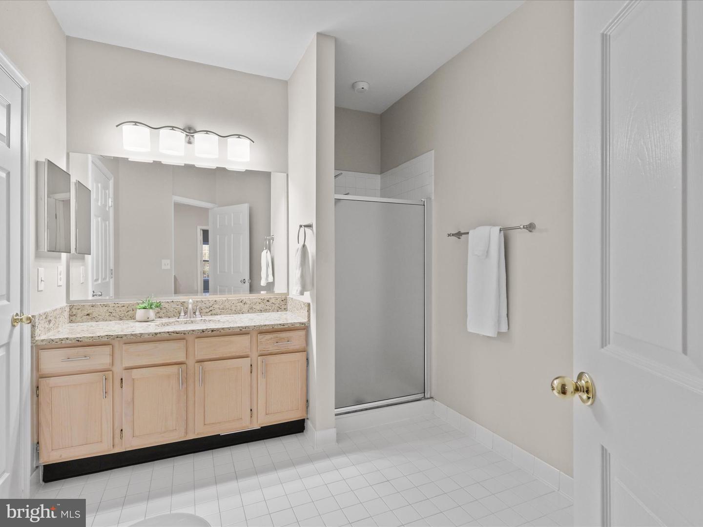 1712 LAKE SHORE CREST DR #26, RESTON, Virginia 20190, 2 Bedrooms Bedrooms, 8 Rooms Rooms,2 BathroomsBathrooms,Residential,For sale,1712 LAKE SHORE CREST DR #26,VAFX2262528 MLS # VAFX2262528