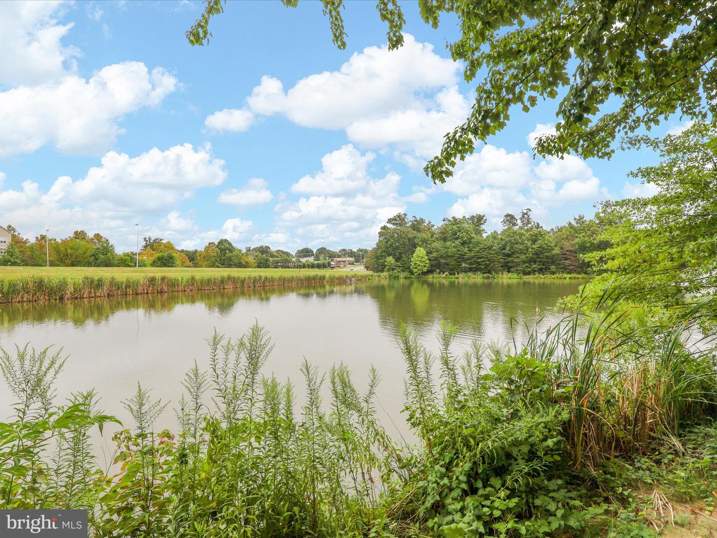 1712 LAKE SHORE CREST DR #26, RESTON, Virginia 20190, 2 Bedrooms Bedrooms, 8 Rooms Rooms,2 BathroomsBathrooms,Residential,For sale,1712 LAKE SHORE CREST DR #26,VAFX2262528 MLS # VAFX2262528