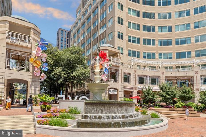 1712 LAKE SHORE CREST DR #26, RESTON, Virginia 20190, 2 Bedrooms Bedrooms, 8 Rooms Rooms,2 BathroomsBathrooms,Residential,For sale,1712 LAKE SHORE CREST DR #26,VAFX2262528 MLS # VAFX2262528