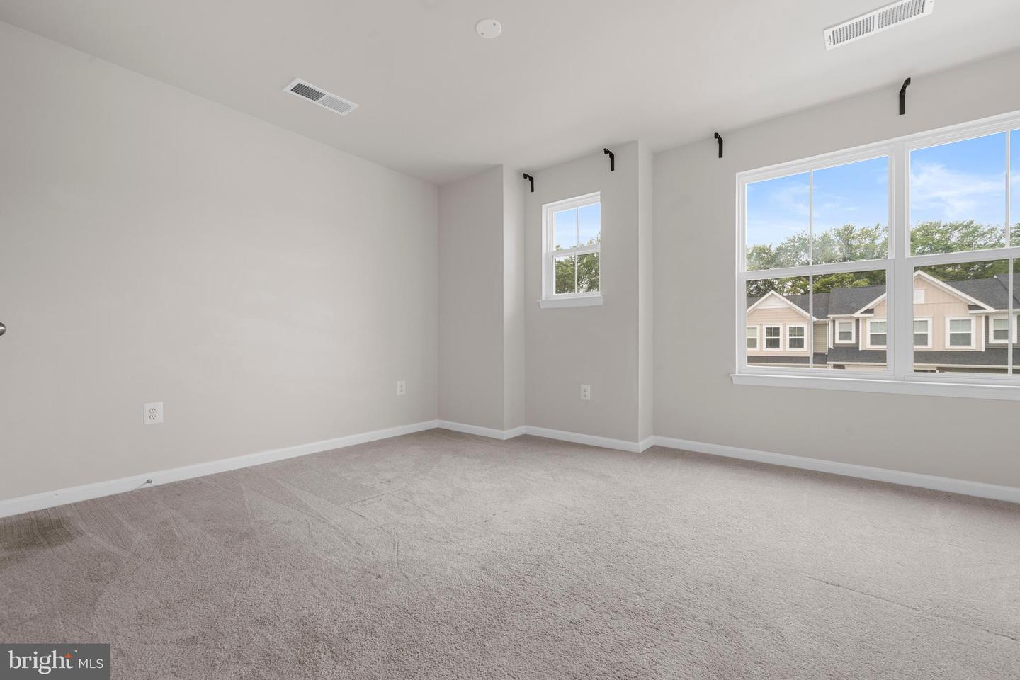 14035 MADRONA LN, WOODBRIDGE, Virginia 22193, 3 Bedrooms Bedrooms, ,2 BathroomsBathrooms,Residential,For sale,14035 MADRONA LN,VAPW2102166 MLS # VAPW2102166