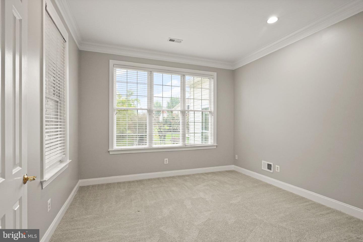 15532 FASSELS CT, HAYMARKET, Virginia 20169, 2 Bedrooms Bedrooms, ,2 BathroomsBathrooms,Residential,For sale,15532 FASSELS CT,VAPW2102172 MLS # VAPW2102172