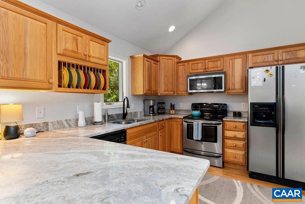 122 WHITE OAK LN, WINTERGREEN RESORT, Virginia 22967, 3 Bedrooms Bedrooms, ,2 BathroomsBathrooms,Residential,For sale,122 WHITE OAK LN,668099 MLS # 668099