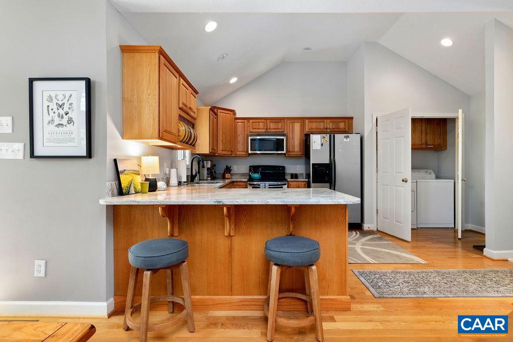 122 WHITE OAK LN, WINTERGREEN RESORT, Virginia 22967, 3 Bedrooms Bedrooms, ,2 BathroomsBathrooms,Residential,For sale,122 WHITE OAK LN,668099 MLS # 668099